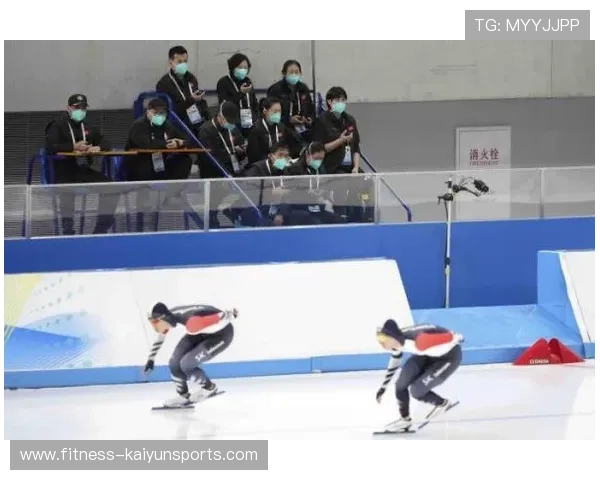 聚焦绿茵巨星强健双腿展现力量与速度之完美结合