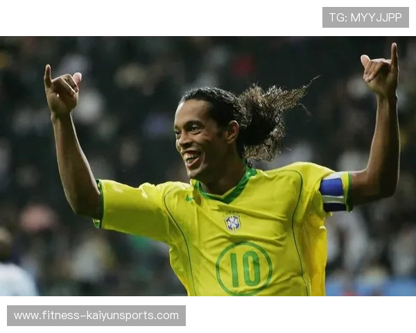 足球巨星开卡狂欢 全新球员卡片引爆球迷热情 体验不一样的足球世界