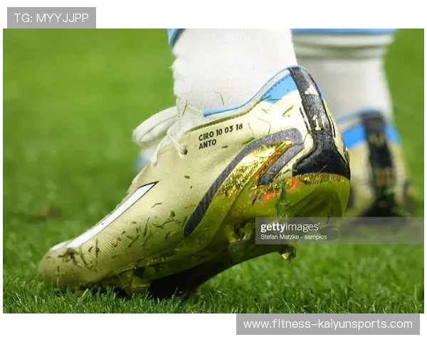 足球明星涂脚指甲油幕后揭秘 网友惊呼不敢相信的画面