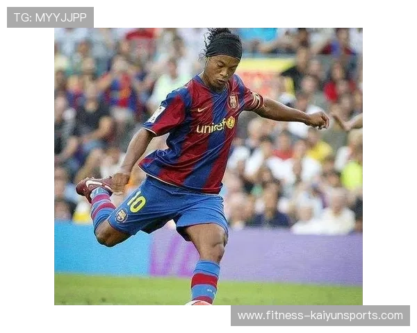 足球球星巅峰时刻解析：谁才是历史上最具统治力的传奇巨星